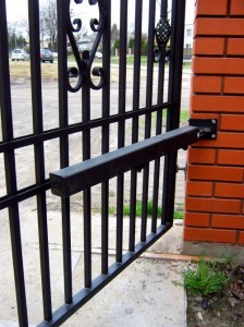 Napędy bram skrzydłowych